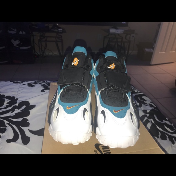 Dan Marino Nike Speed Turfs - Picture 2 of 3